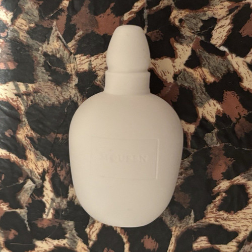 Mcqueen ceramic perfume - mcqueen,