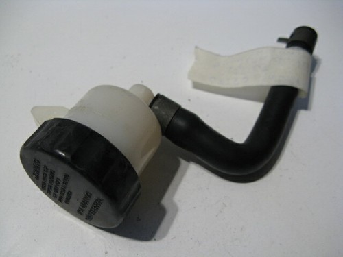 Brake fluid reservoir