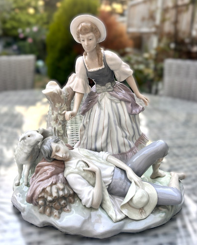Lladro 4760 rest - rest, in