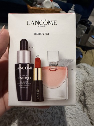 Lancôme beauty gift set - £18,