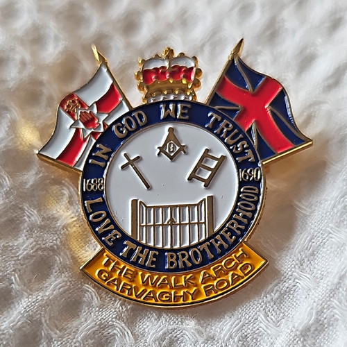 Masonic enamel lapel pin - lapel,