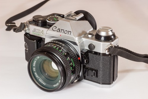 Canon program 35mm slr - ae-1,