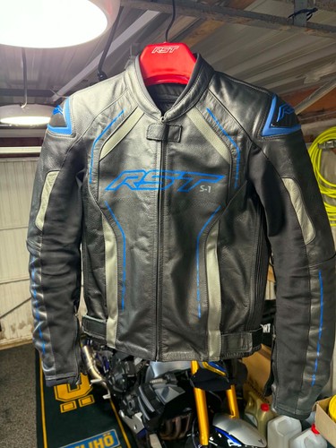 Rst leather jacket size 40 - rst,