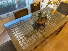 table with hand made details and suitable for 6 persons 