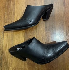 CHARLIE 1 HORSE Womens Black