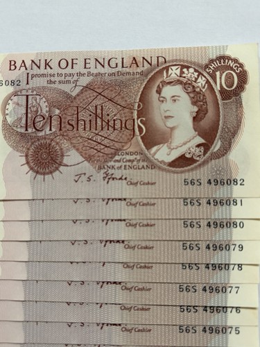 Ten shilling notes unc - 19,
