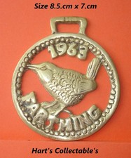 VINTAGE COLLECTABLE HORSE BRASSES OVER 120 TO CHOOSE FROM  - BOX  LOT D1