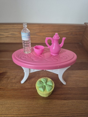 Vintage retro barbie living - retro,