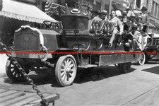 F004927 France Men are driving