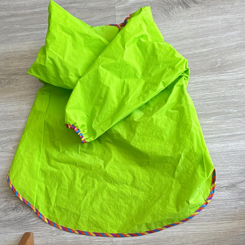 Children cover apron to - cover, up