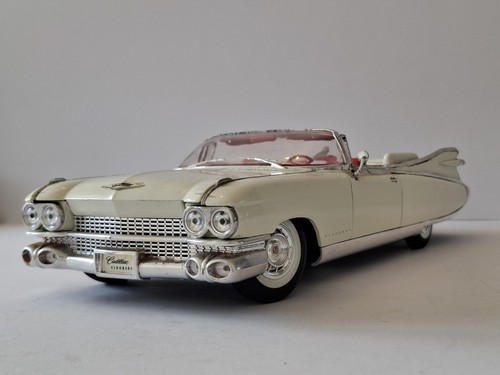 Maisto 1959 cadillac - 1:18,