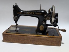 1924 Singer 99K Sewing Machine Hand Crank Wooden Case and Accessories 