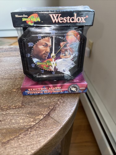 New vtg space jam - alarm, clock
