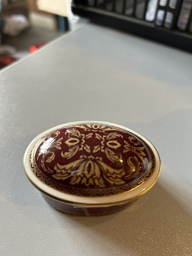 Small royal doulton - small, trinket