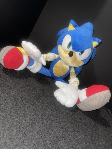 Sonic plushy - sonic,