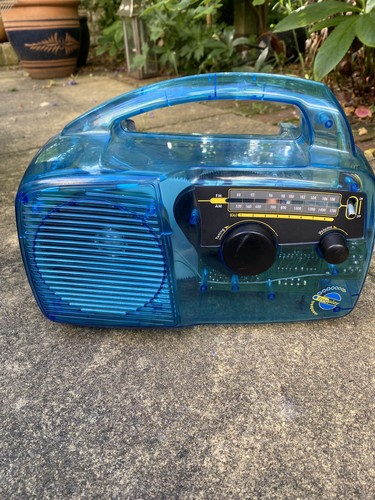 Radio self powered - self,