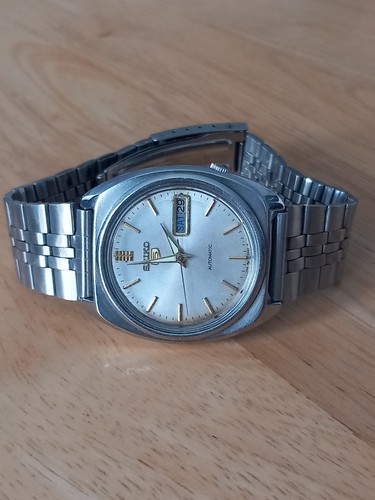 Seiko automatic stainess - stainess, steel