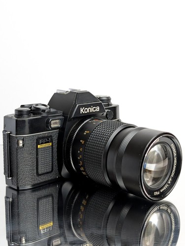 Konica 35mm film camera - film,