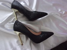 black high heel shoes size 6