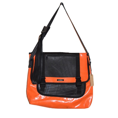 Nwt verdict messenger - nwt, bag