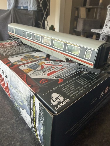 Hornby apt passenger coach - passenger,