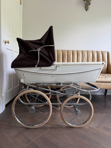 Silver cross balmoral pram - cross,
