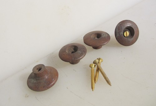 Vintage wooden dresser knobs - wooden,
