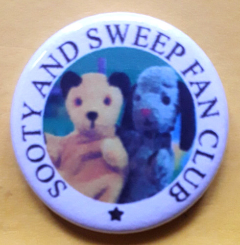 25mm badge childrens - badge, tv