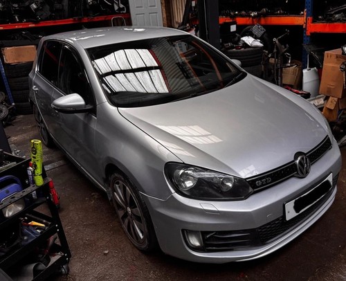 Breaking volkswagen golf - breaking,