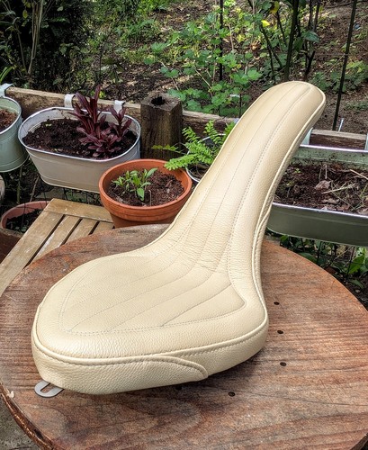 Cobra style seat fit - fit, ribbed