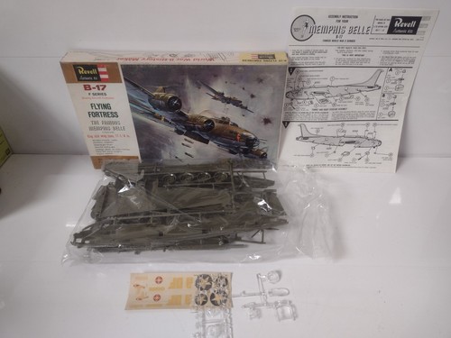 Revell flying fortress - flying,