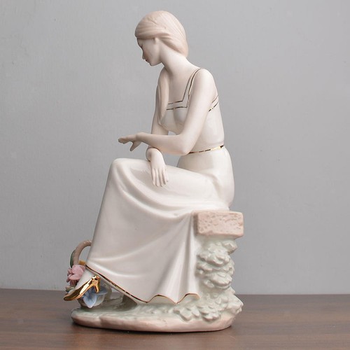 Pottery girl figurine - girl, art