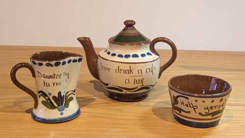 Mottoware trio teapot milk - trio,