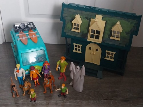 Scooby doo haunted house - scooby-doo,