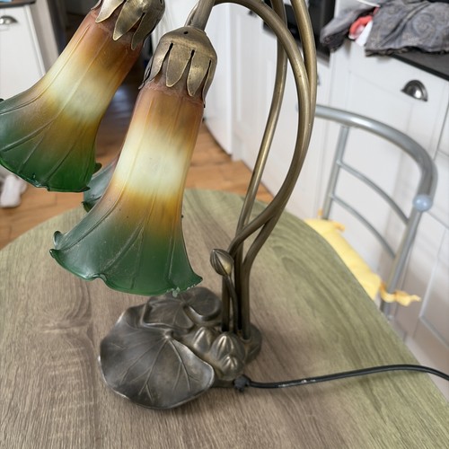 Vintage arms lily pad - pad, table