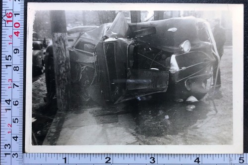 Automobile accident hits pole - automobile,
