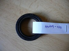 Kawasaki Z305 Z400 Z440 BN125 fork seal  44009-022