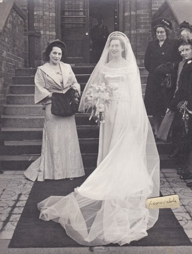 Old photo women - bride, dress