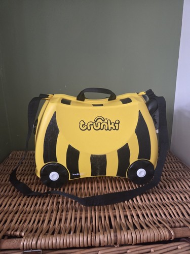 Kids trunki ride suitcase - trunki, on