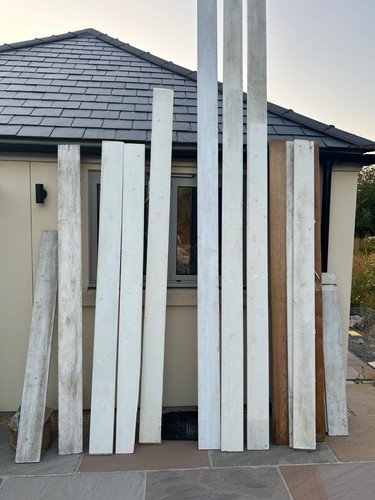 Planed timber skirting - -, board