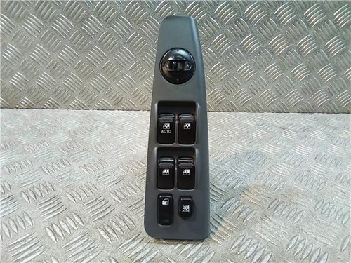 621w05560 left front window - 621w05560,