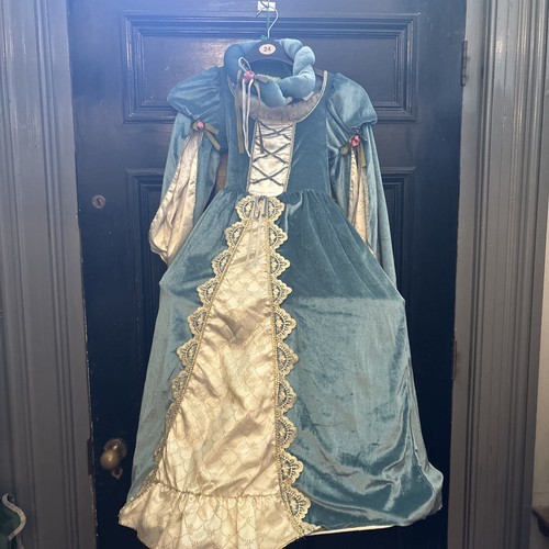 Stunning girls victorian style - girls,