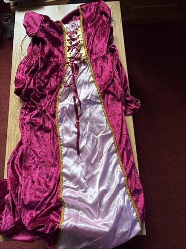 Tudor princess dressing - princess,