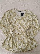 New With Tags Ladies Floral