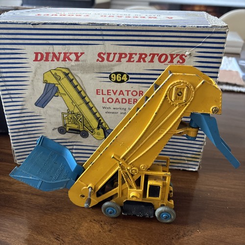 Dinky 964 elevator loader - dinky,