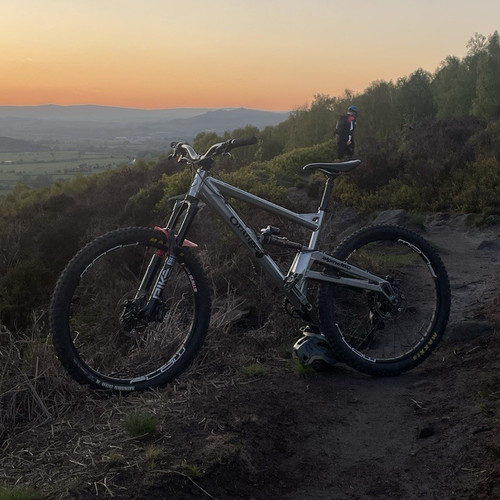 Orange full suspension - full,