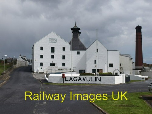 Lagavulin distillery c2010 - lagavulin,