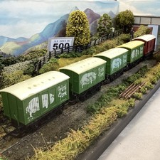 4x Hornby 00 Gauge R162 Prime