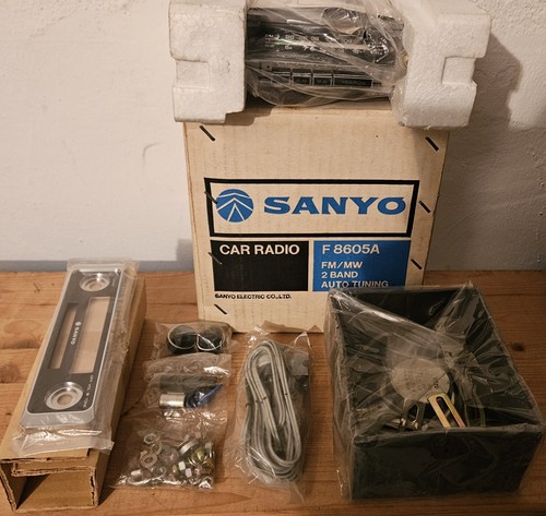 Sanyo 8605a car stereo - car,