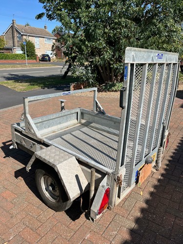 Small plant trailer with ramp - small,